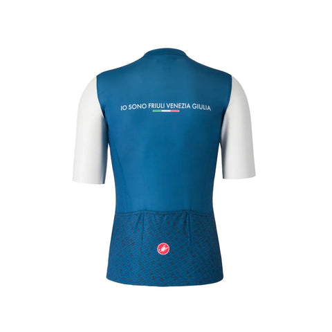 Maglia da ciclista blu con maniche e bianche, logo grande Io Sono Friuli Venezia Giulia e tasche sul retro