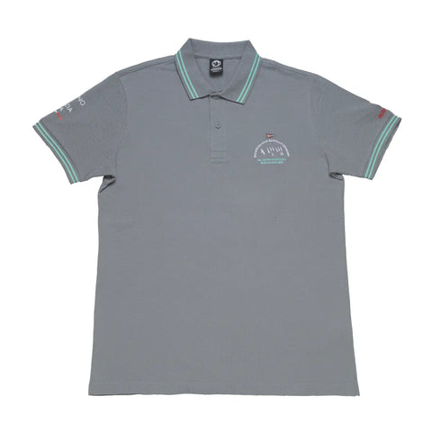 Polo manica corta grigia con righe azzurre e logo Barcolana a maniche corte su sfondo bianco
