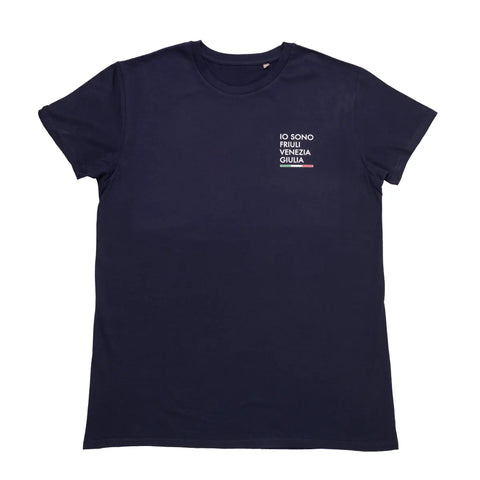 T-shirt blu girocollo da un uomo con logo piccolo Io Sono Friuli Venezia Giulia e bandiera italiana