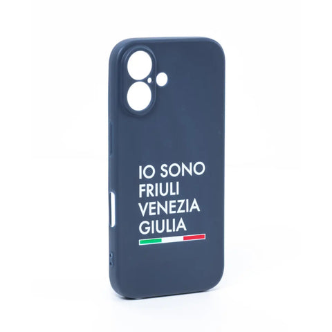 Cover blu per iPhone 16 con logo bianco Io Sono Friuli Venezia Giulia e bandiera italiana su sfondo bianco 